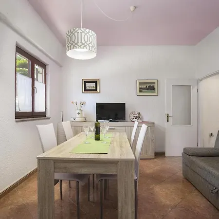 Karmelo Davorka Apartment Rovinj